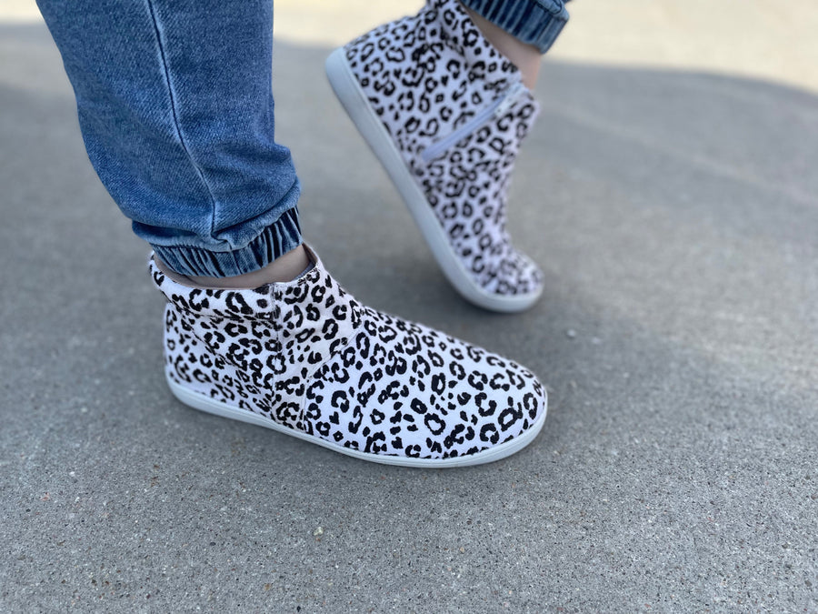 ADULT High Top Loafer Snow Leopard