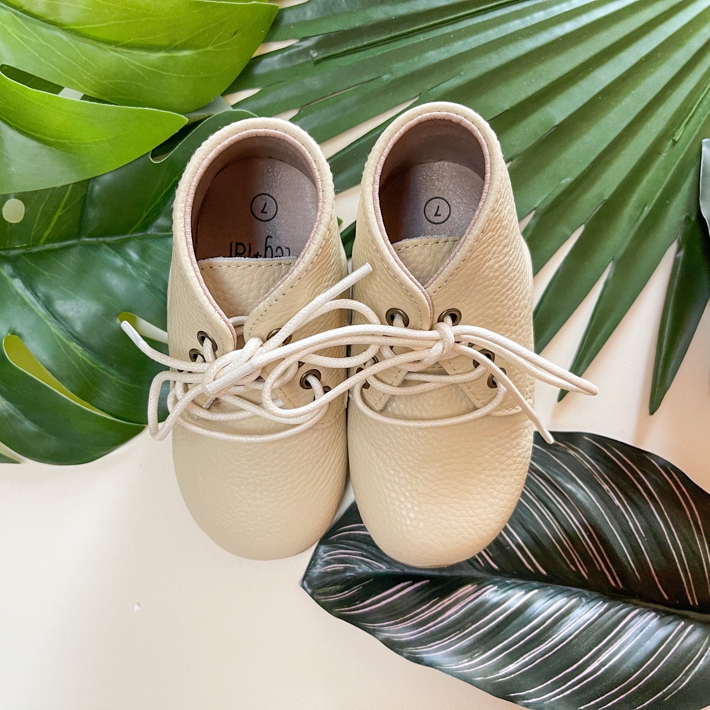 UNISEX Oxford Boot Cream